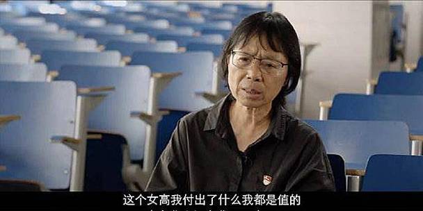 2025新澳门精准正版图库网站和高考后张桂梅躲门后与高考结束张桂梅
